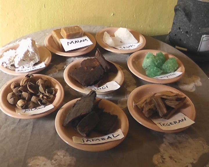 Pewarna Alami Batik Warna Tradisional dalam Setiap Kain