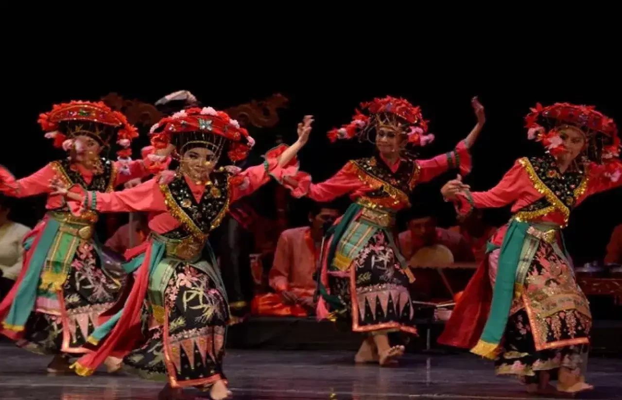 Tari Cokek Budaya Betawi Pergaulan Lintas Budaya