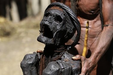 Tubuh Kering di Lembah Baliem Tradisi Pemumian Suku Dani