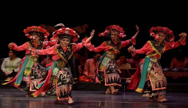 Tari Cokek Budaya Betawi Pergaulan Lintas Budaya