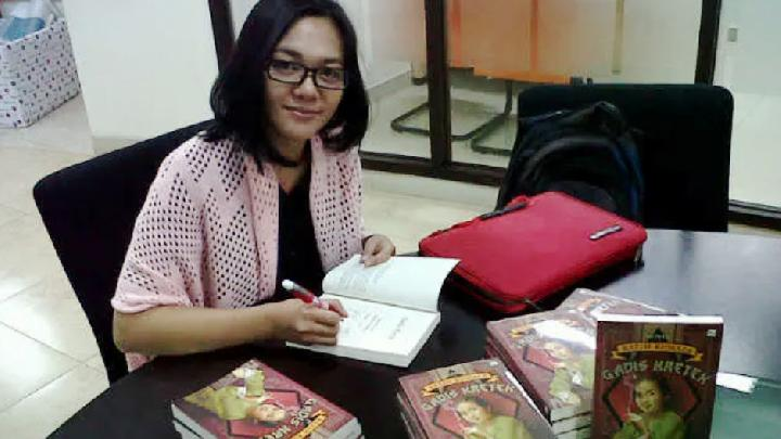 Buku Indonesia Gadis Kretek Karya Ratih Kumala