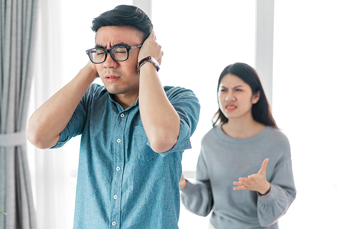 Waspada Racun Tersembunyi Budaya Pop: 6 Bahaya yang Mengancam Gen Z Indonesia 2025